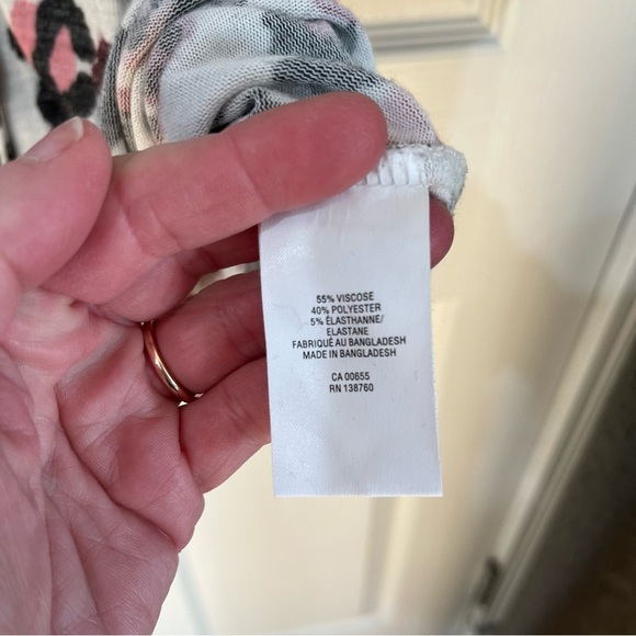 Reitmans 3/4 sleeve v neck button up with tie at bottom of waist size XL - Picture 9 of 13